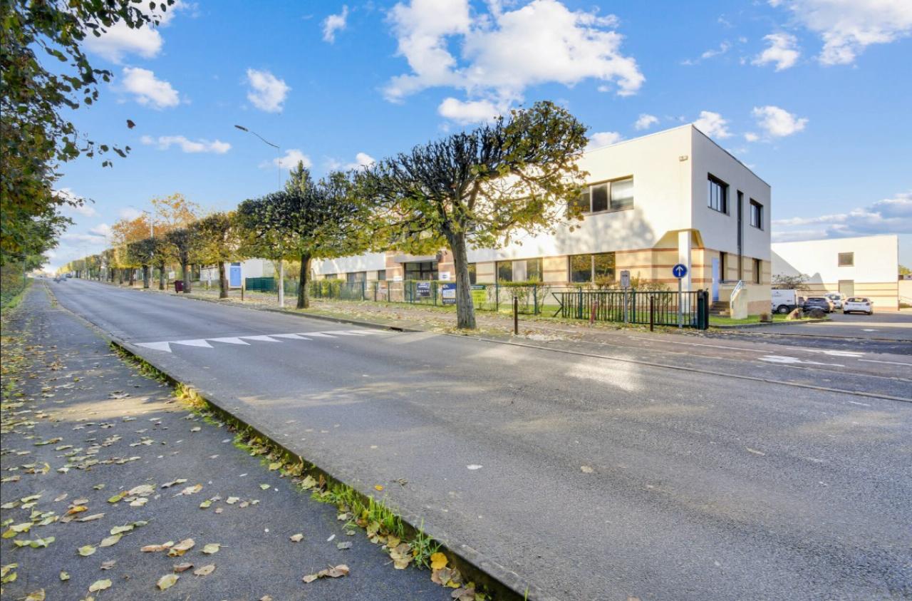 Local d'activité Champs-sur-Marne 518m² Location local d'activité Champs-sur-Marne Seine-et-Marne OLACT2530448 0